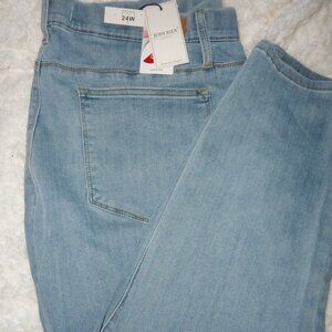 NWT Judy Blue Pull On Skinny Jegging Style Jeans Mid Rise Light Blue 24W PLUS